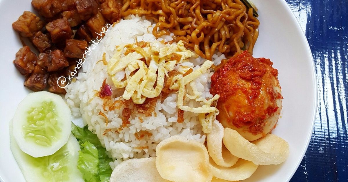 Nasi Uduk Bawang Goreng